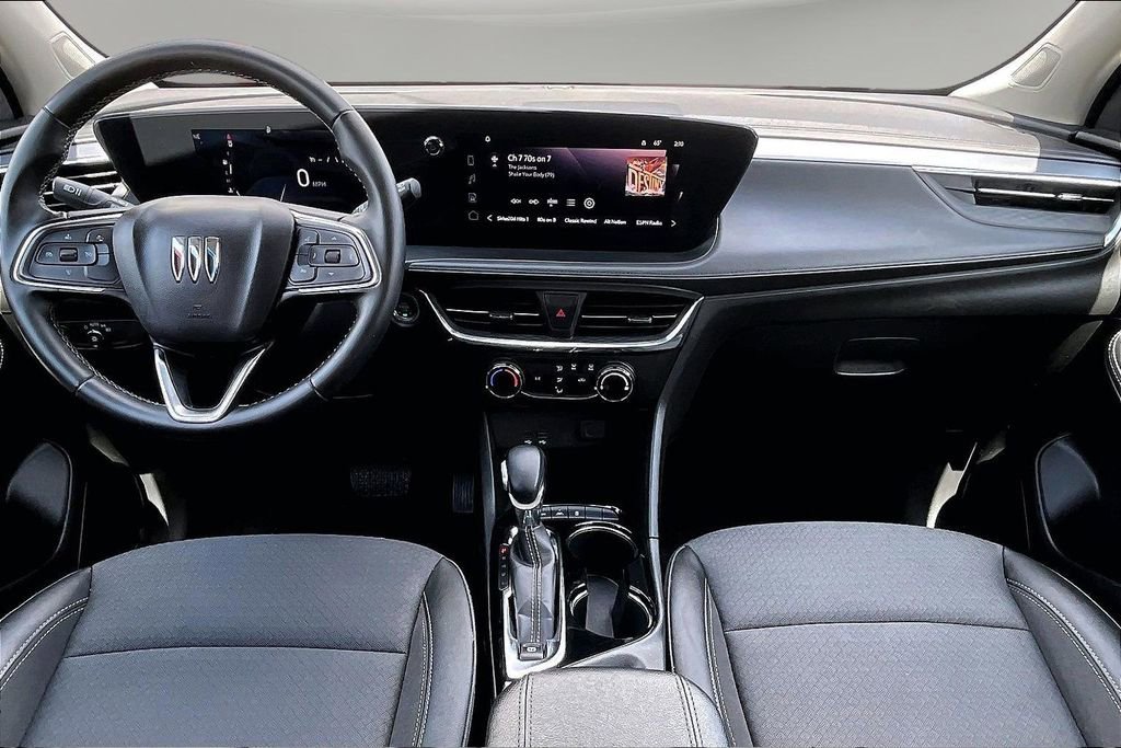Used 2025 Buick Encore GX Preferred AWD/4WD image 8