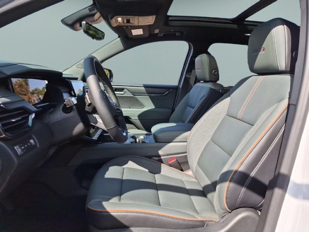 New 2026 GMC Acadia AT4 w/ Luxury Package AWD/4WD image 19