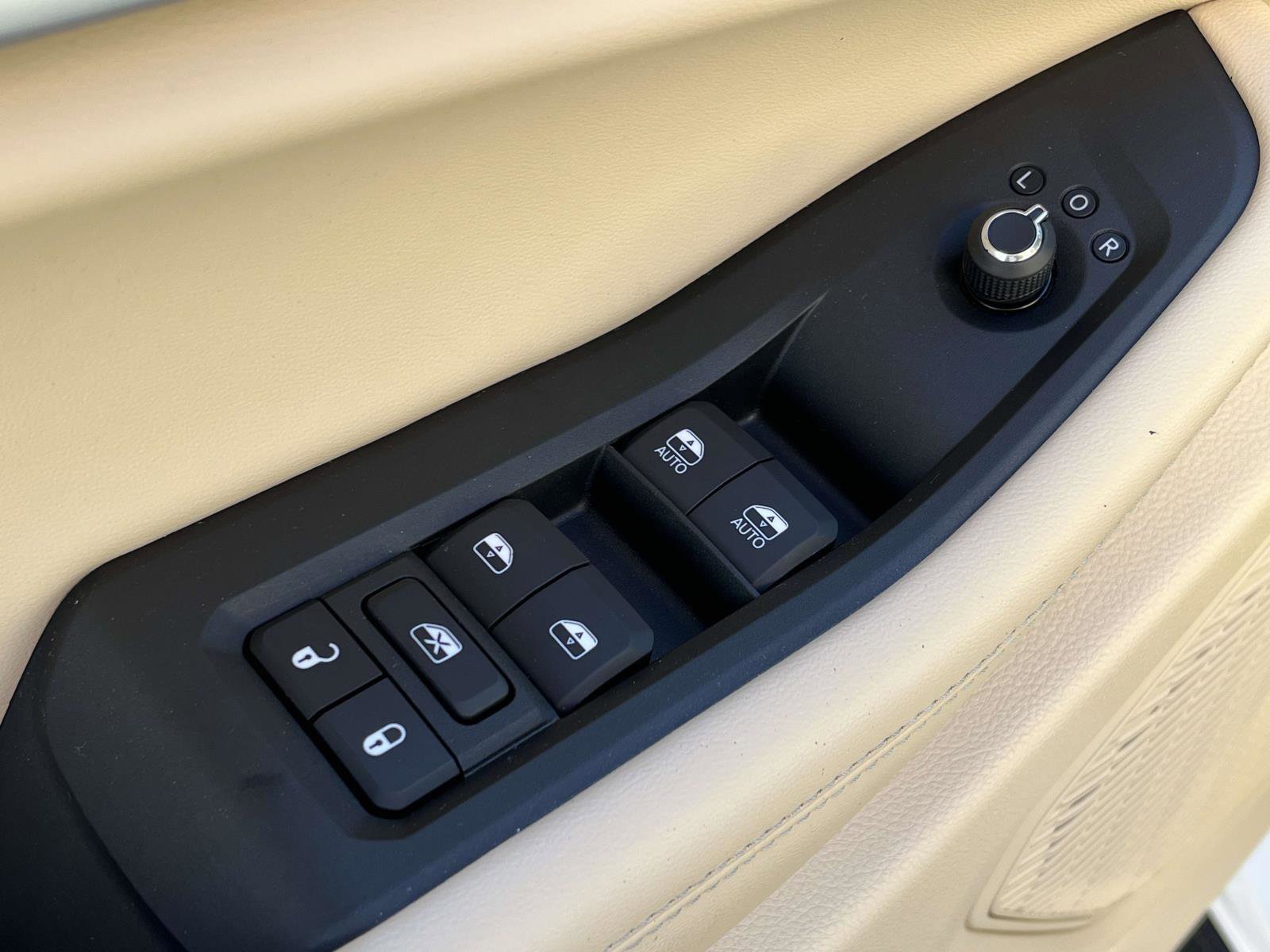 Used 2025 Jeep Grand Cherokee Limited image 15