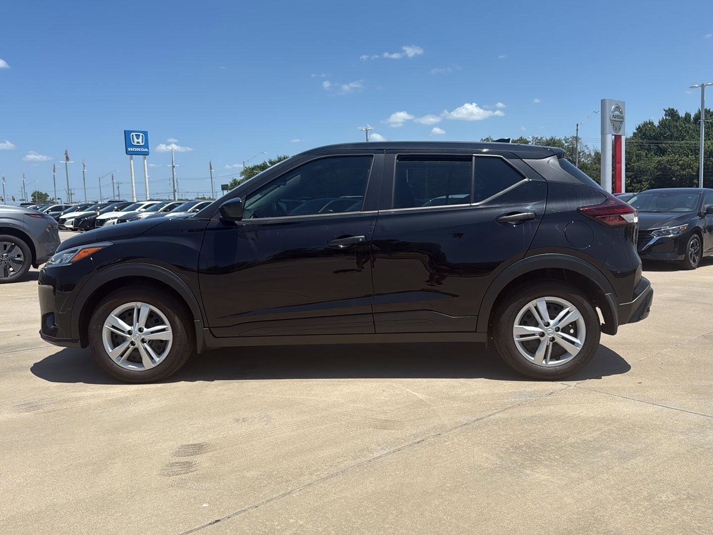New 2025 Nissan Kicks Play S image 10
