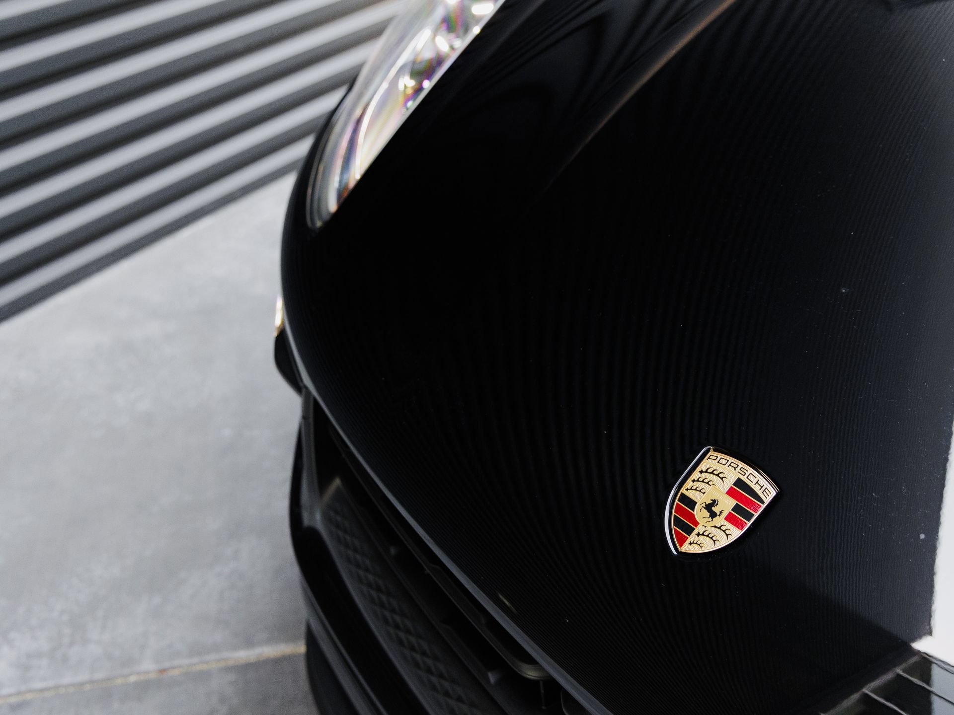 Certified 2025 Porsche Macan AWD/4WD image 41