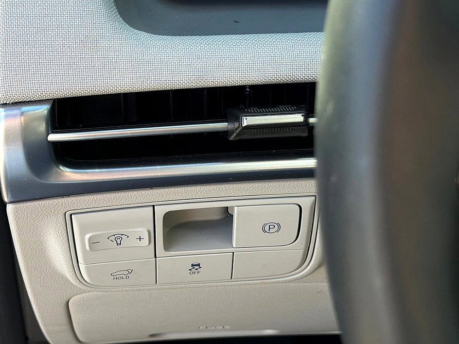 Certified 2025 Hyundai Tucson Limited image 18