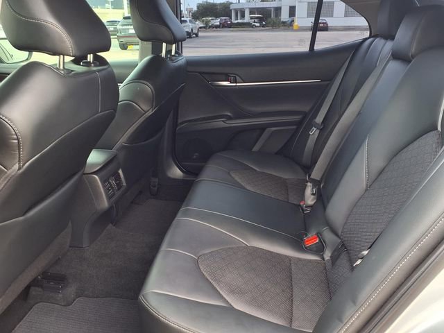 Used 2022 Toyota Camry XSE FWD image 5