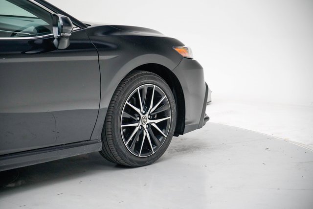 Used 2023 Toyota Camry SE image 7