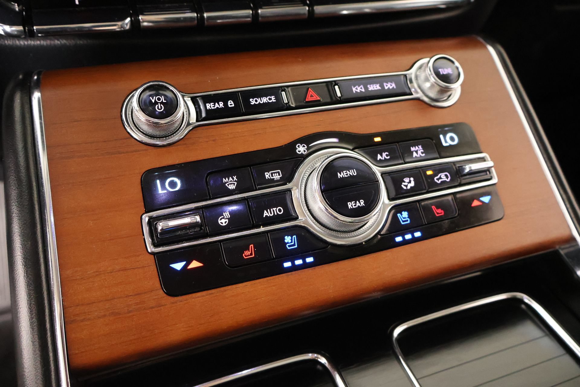 Used 2020 Lincoln Aviator Reserve w/ Equipment Group 202A AWD/4WD image 8