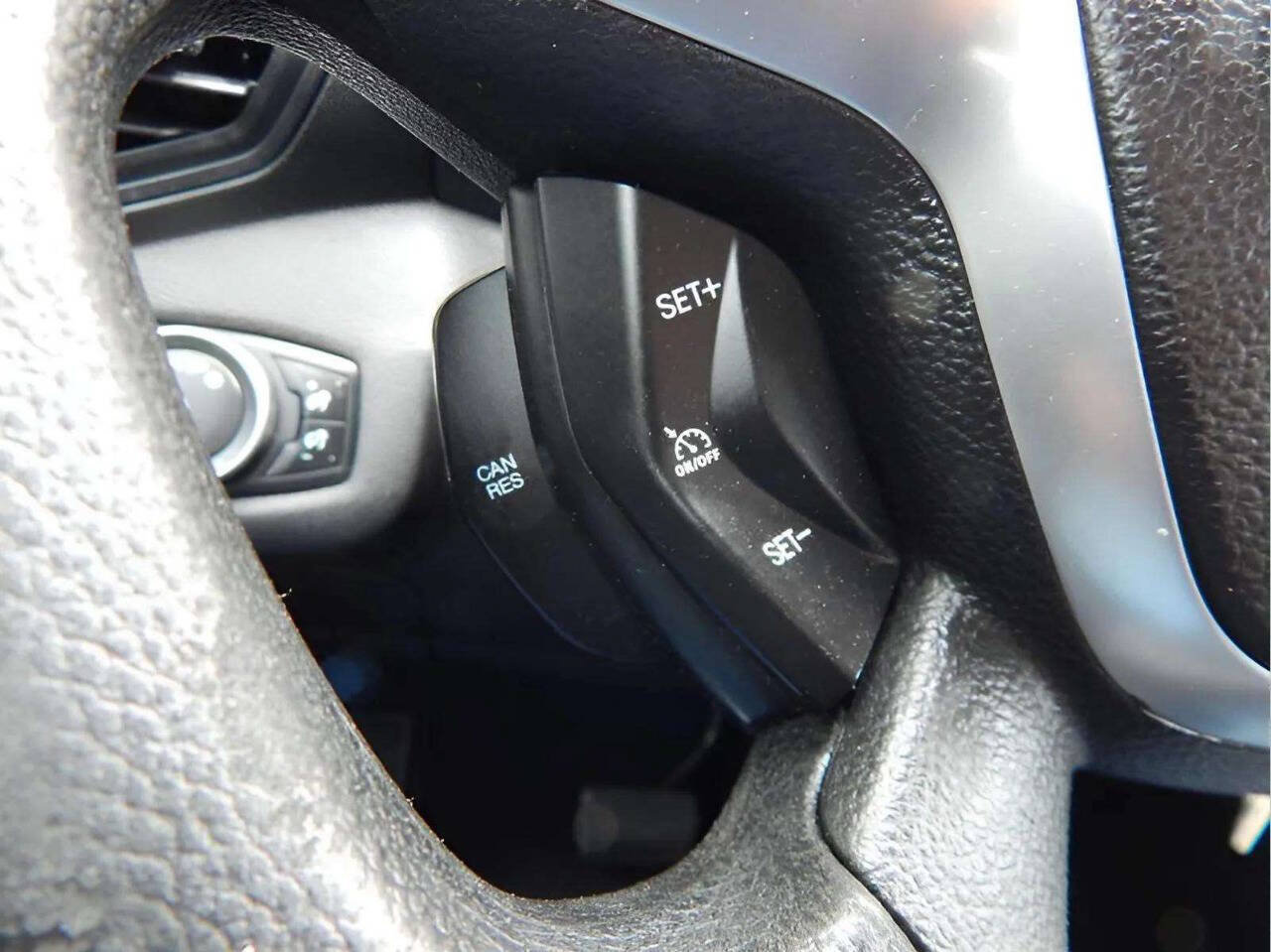 Used 2016 Ford Escape SE AWD/4WD image 23