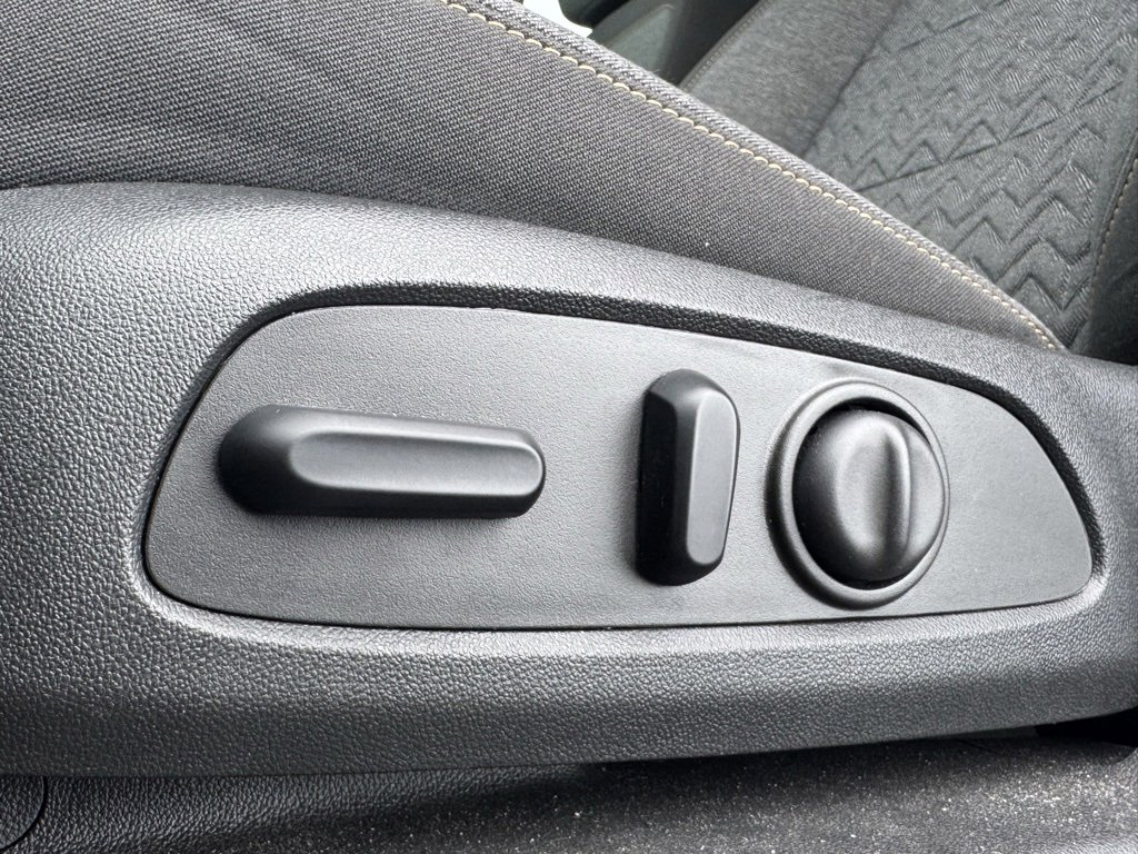 Used 2023 Chevrolet Equinox LT image 19