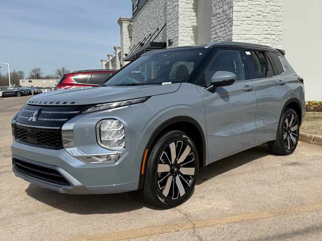 New 2026 Mitsubishi Outlander SEL image 3