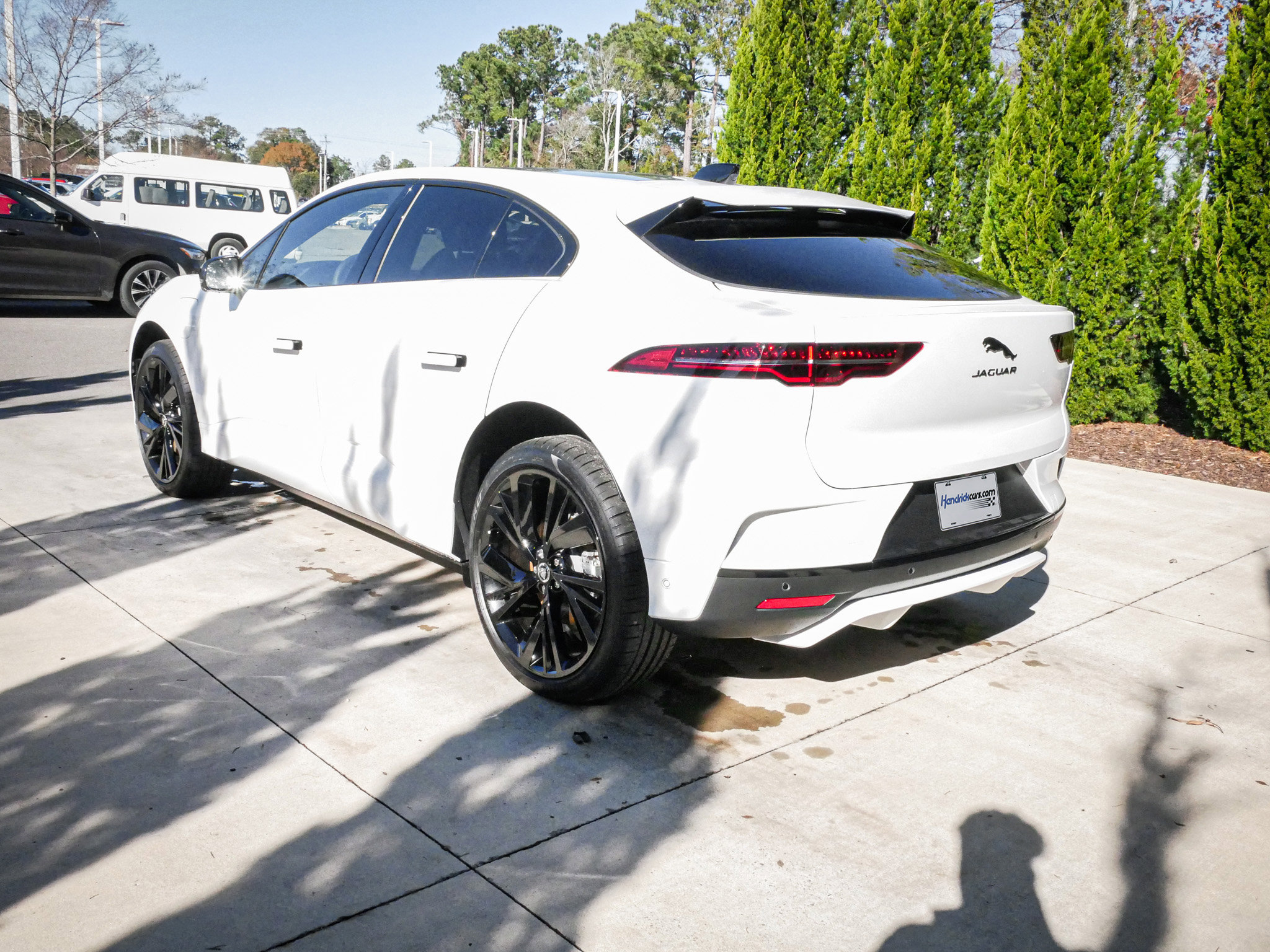 Used 2024 Jaguar I-PACE R-Dynamic HSE image 8