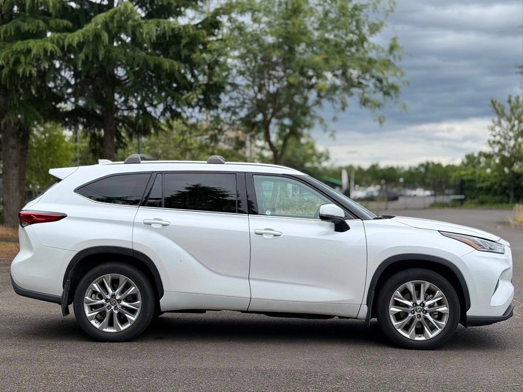 Used 2023 Toyota Highlander Limited AWD/4WD image 6