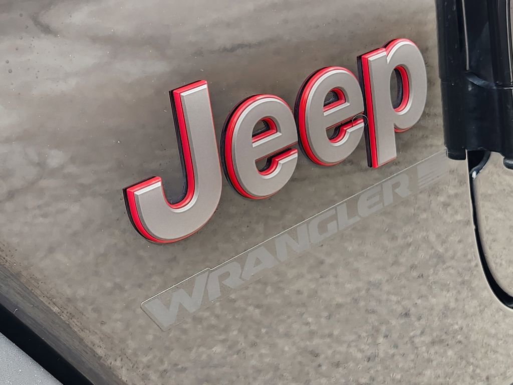Used 2025 Jeep Wrangler Unlimited Rubicon AWD/4WD image 12
