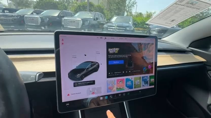 Used 2018 Tesla Model 3 Mid Range RWD image 30