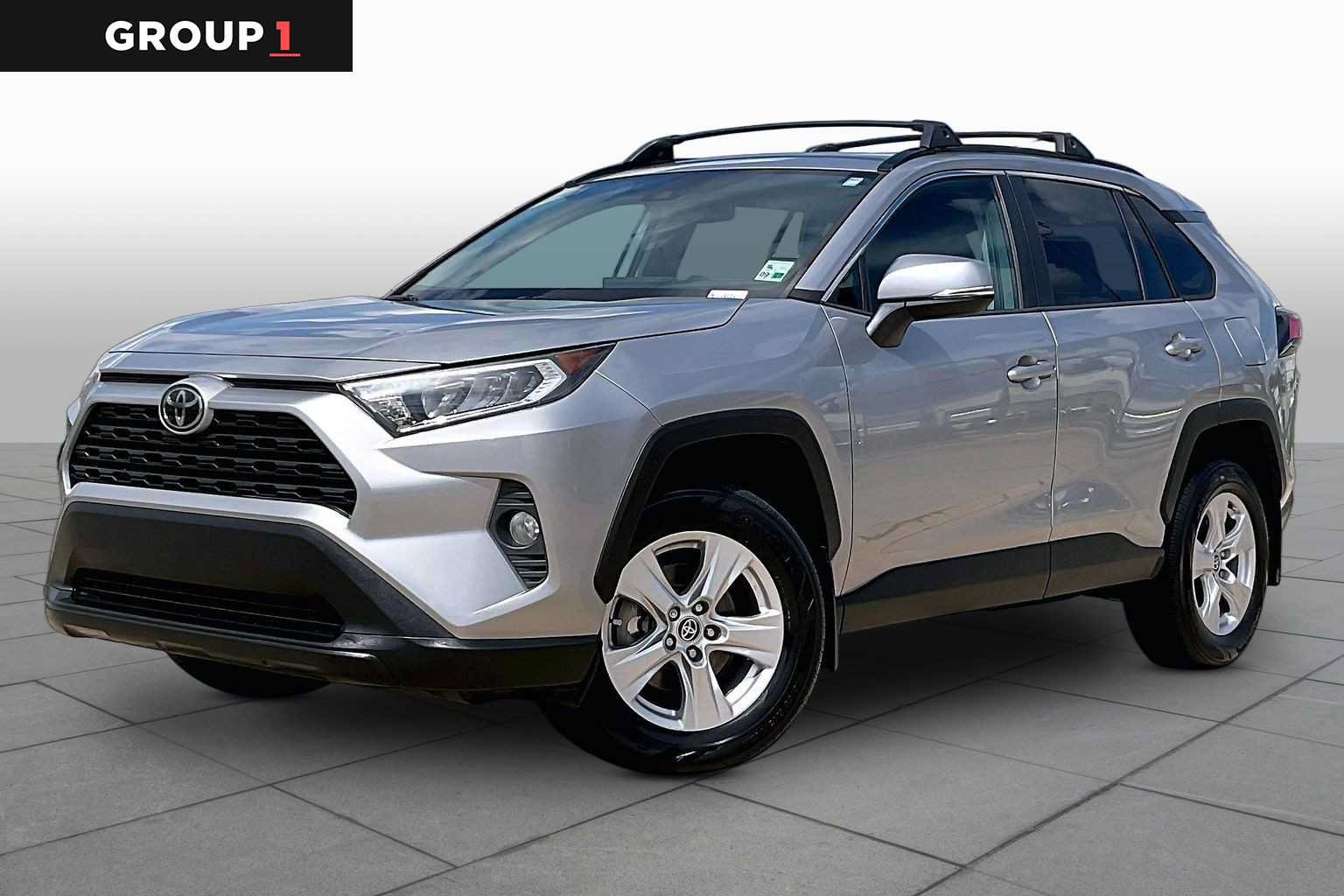 Used 2021 Toyota RAV4 XLE w/ Convenience Package FWD image 1
