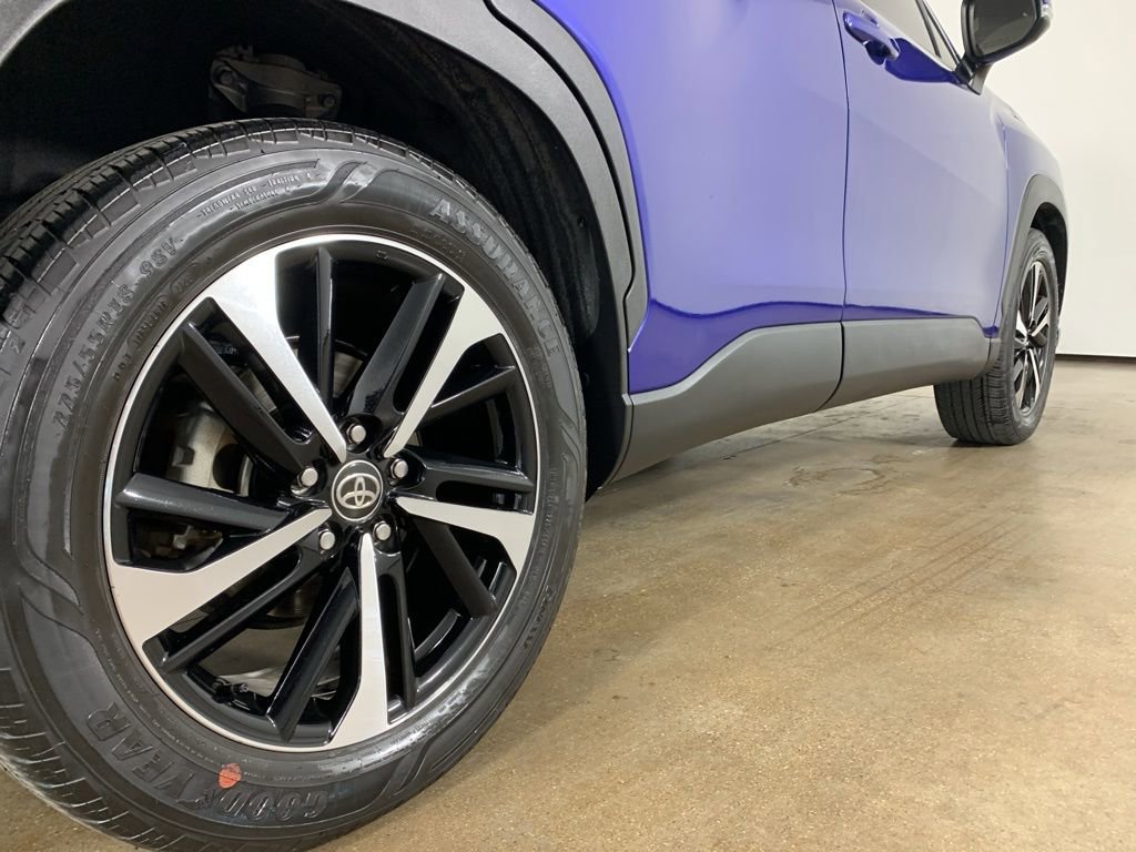 Used 2023 Toyota Corolla Cross XSE w/ Convenience Package image 9