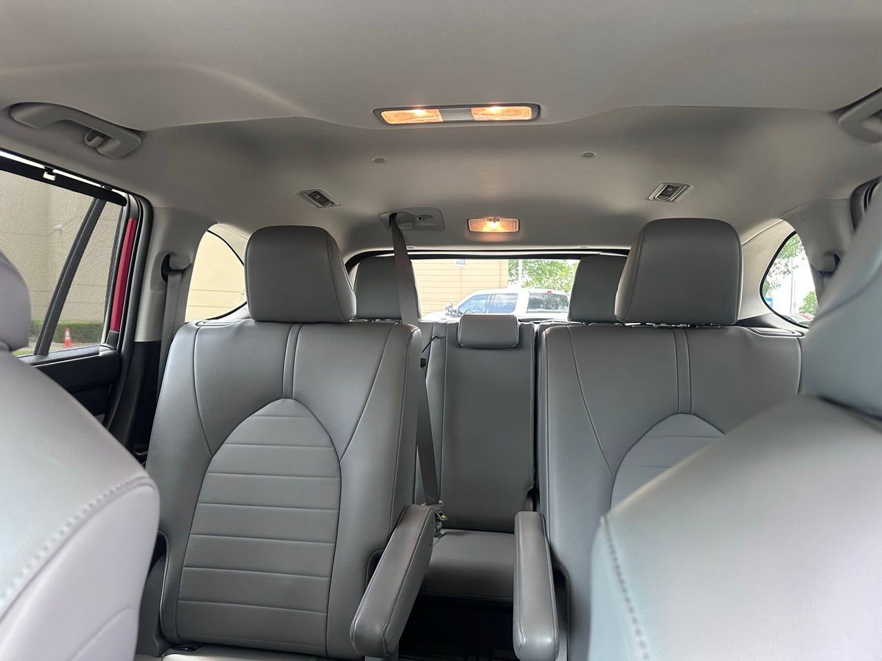 Used 2022 Toyota Highlander XLE image 14