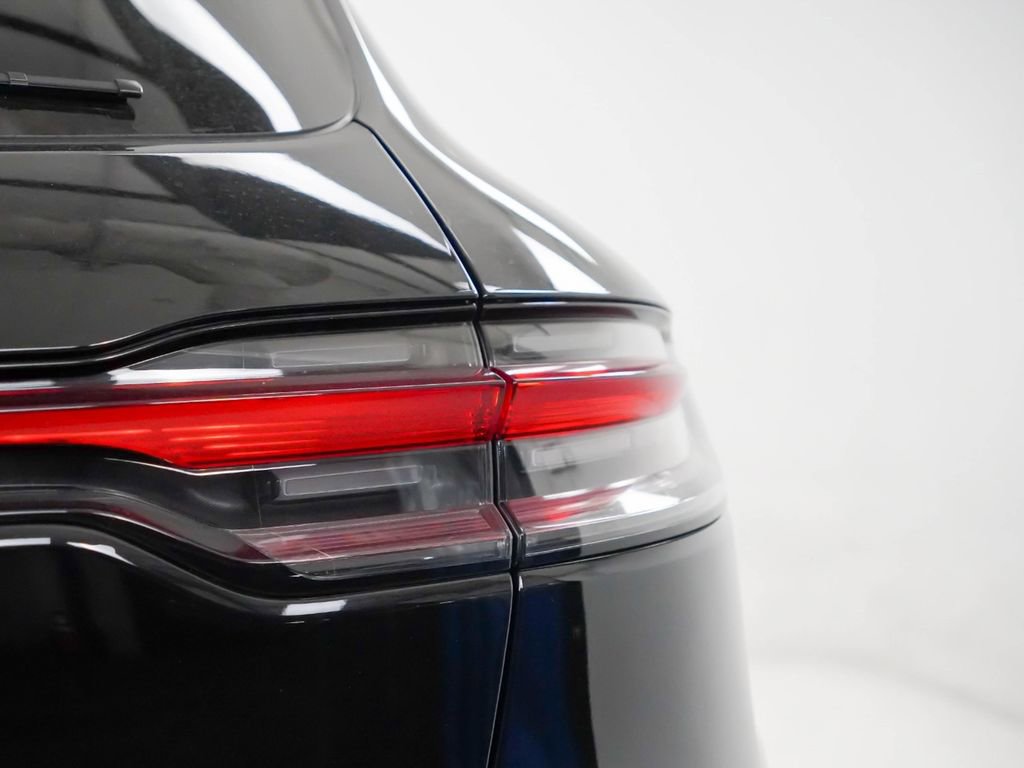 Used 2026 Porsche Macan AWD/4WD image 69