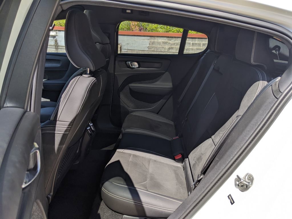 Certified 2023 Volvo C40 P8 Recharge Plus image 23