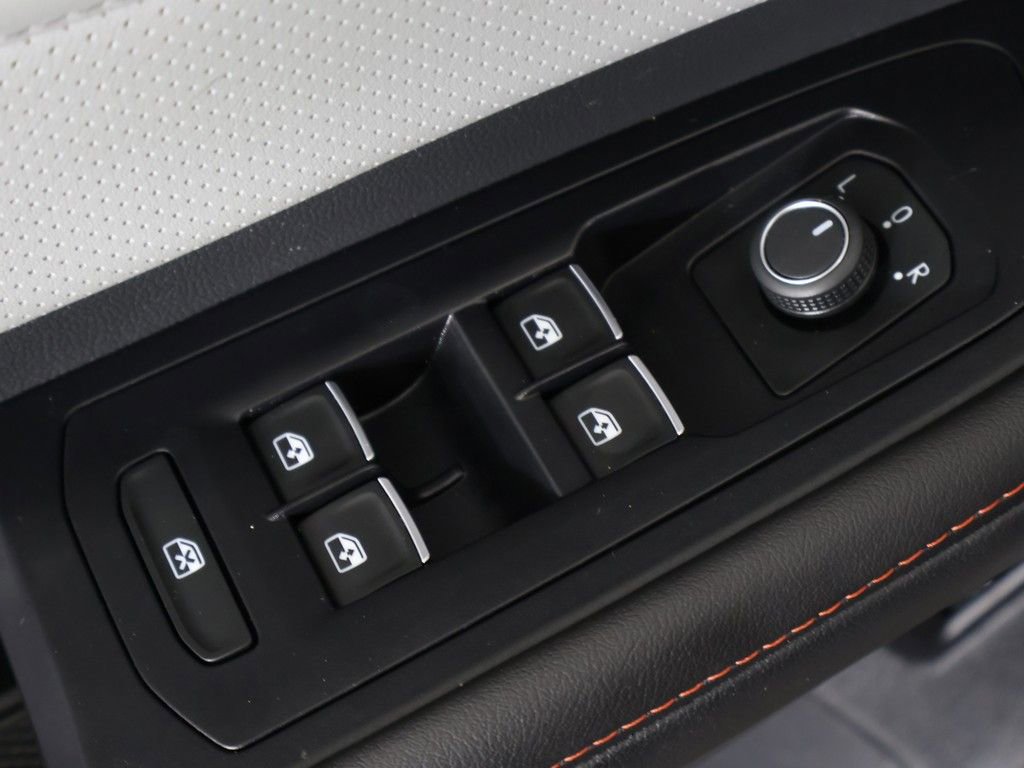 Certified 2024 Volkswagen Atlas Peak Edition SEL AWD/4WD image 46