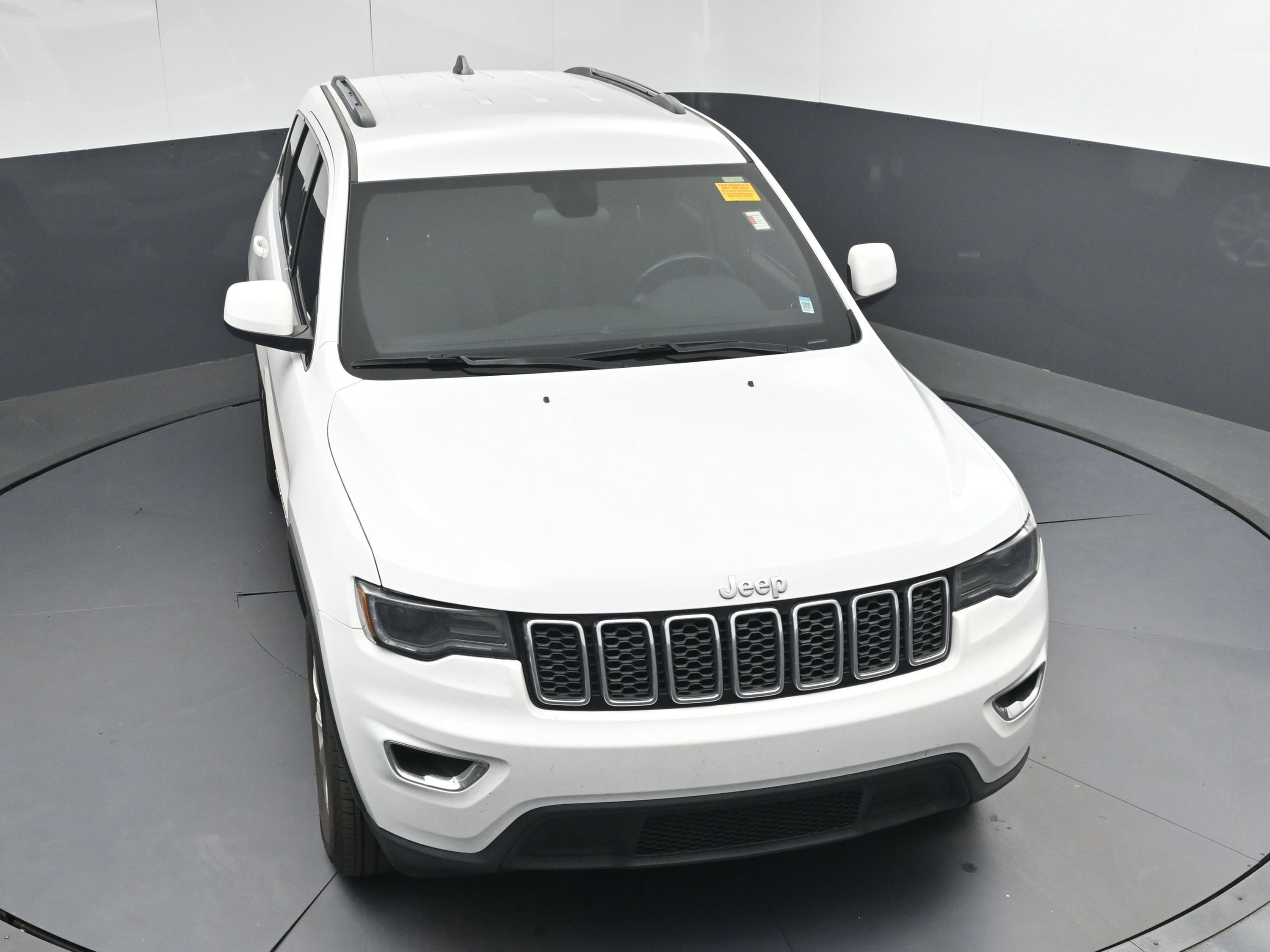 Used 2021 Jeep Grand Cherokee Laredo image 31