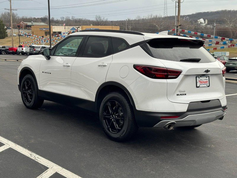 New 2025 Chevrolet Blazer LT w/ Midnight/Sport Edition FWD image 7