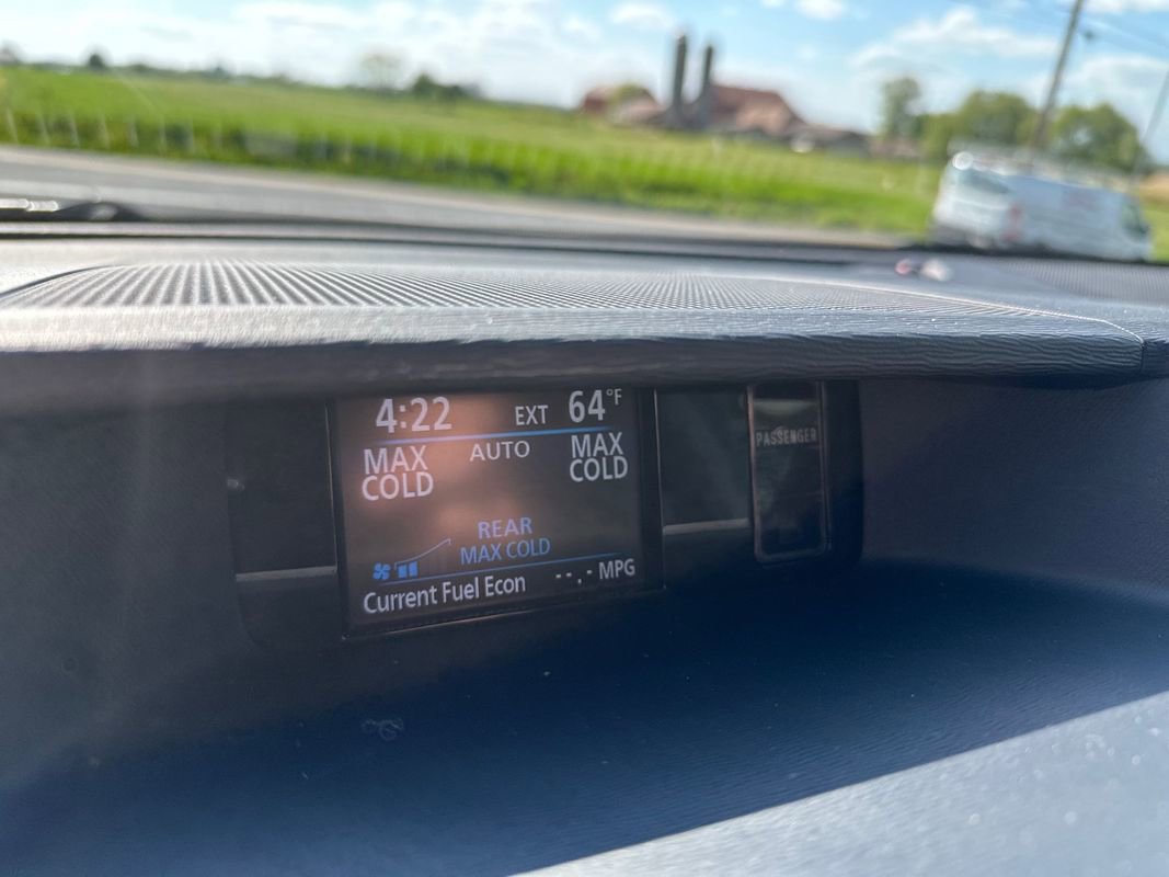 Used 2014 Toyota Sienna LE FWD image 21
