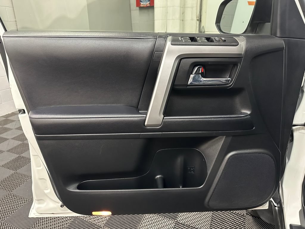Used 2023 Toyota 4Runner SR5 Premium w/ Moonroof Package AWD/4WD image 17