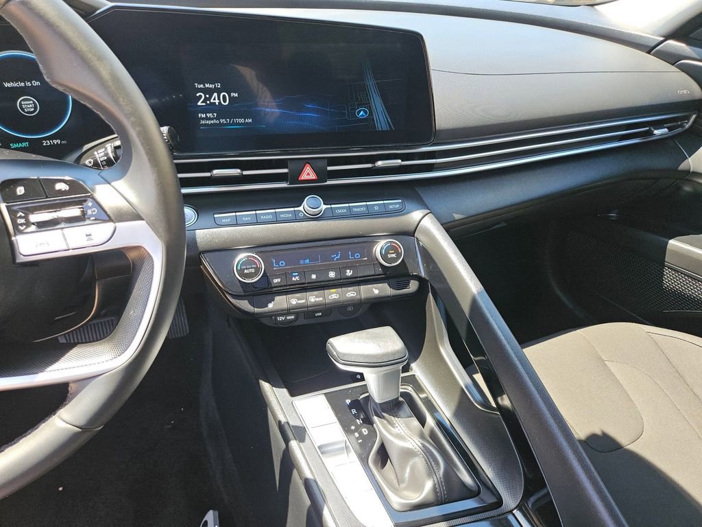 Used 2025 Hyundai Elantra SEL FWD image 20