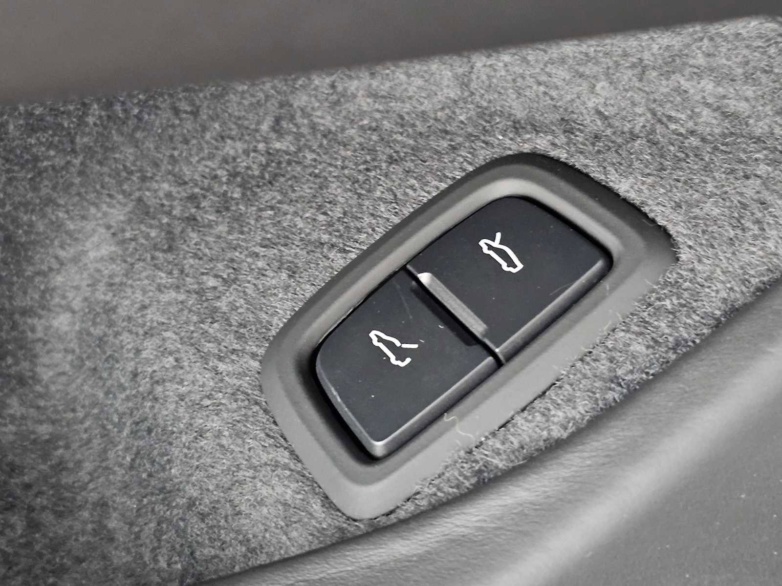 Used 2023 Chevrolet Corvette Stingray Premium Conv w/ Z51 Performance Package image 28