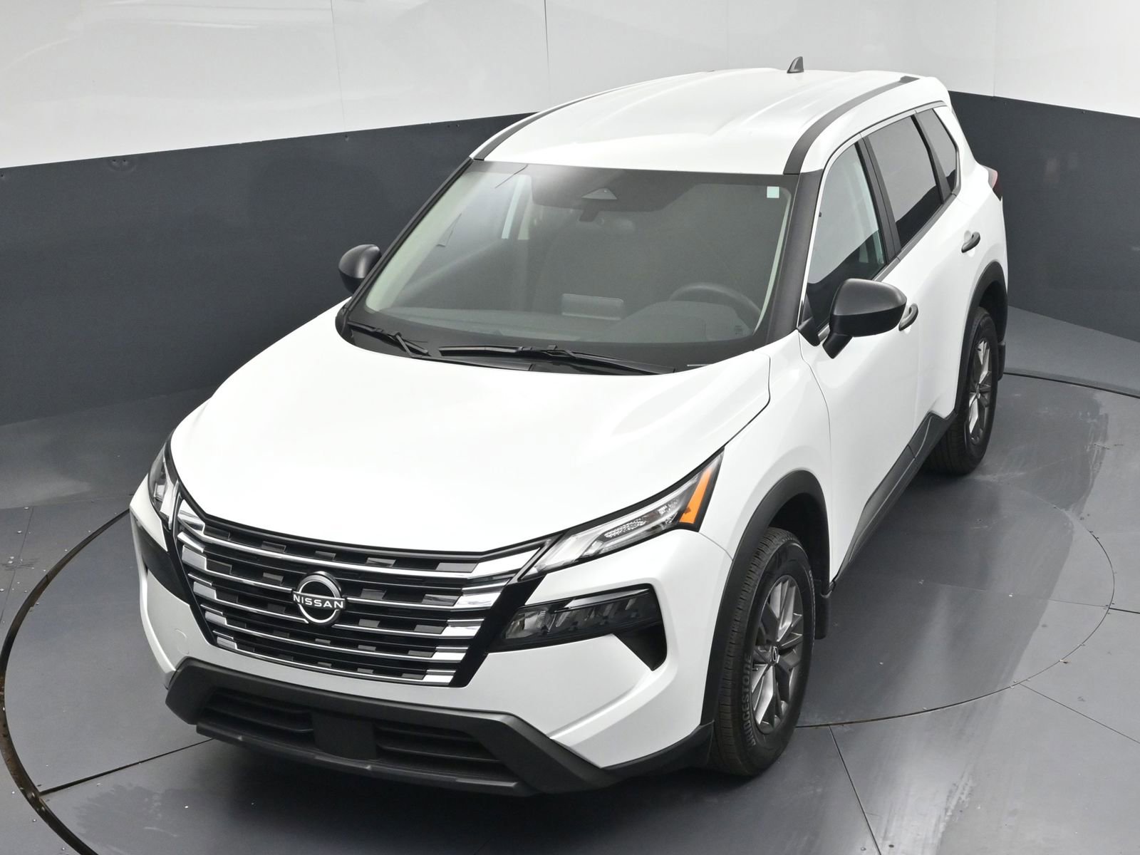 Used 2025 Nissan Rogue S image 27