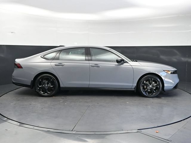 Certified 2025 Honda Accord SE image 4