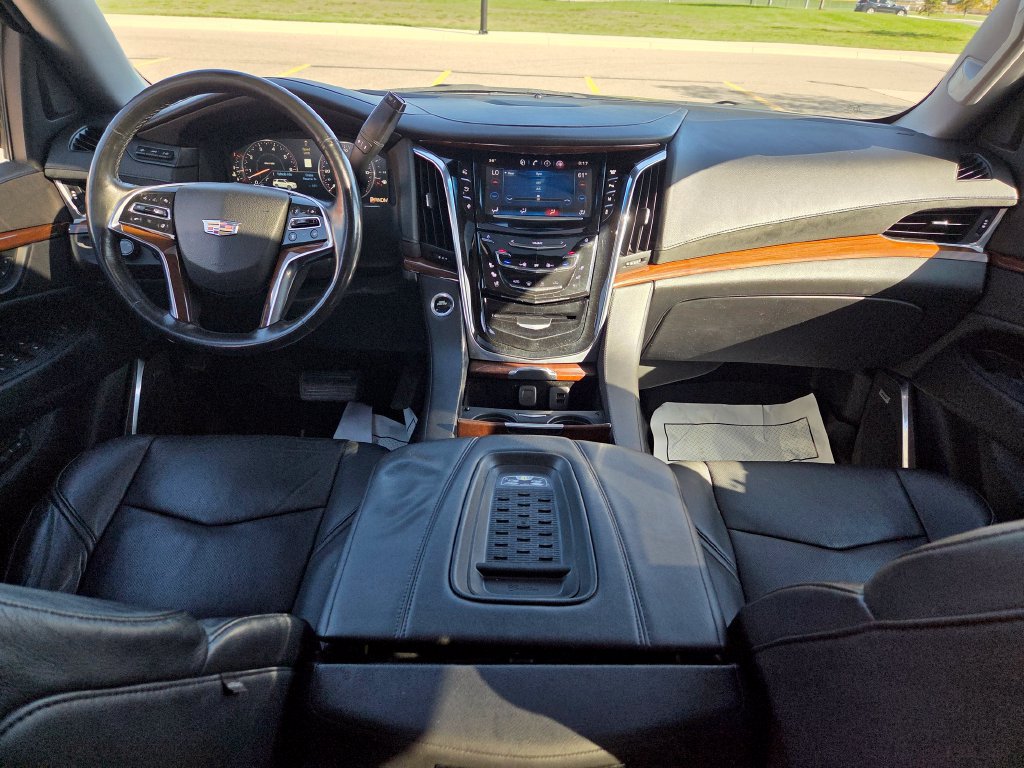 Used 2015 Cadillac Escalade ESV Luxury AWD/4WD image 18