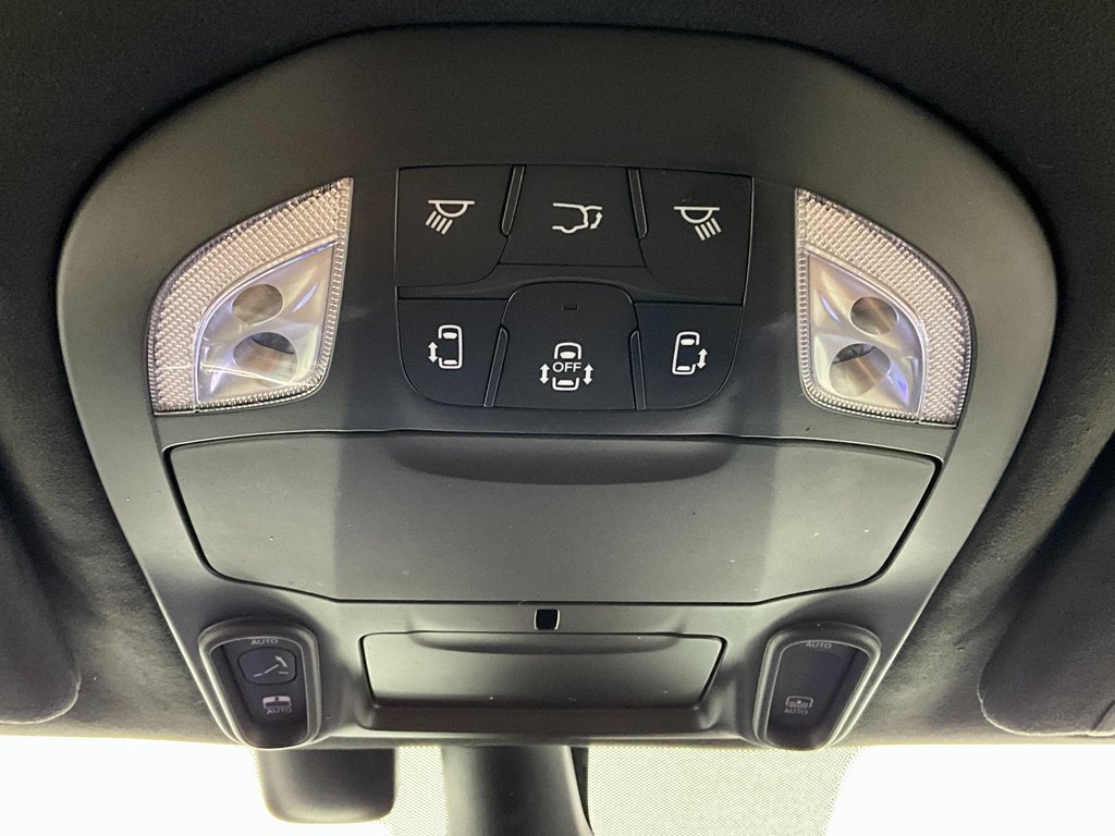 Used 2022 Chrysler Pacifica Pinnacle image 13