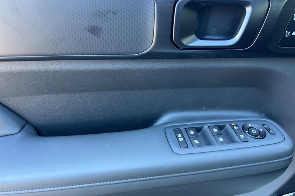 New 2025 Hyundai Santa Fe Calligraphy image 9