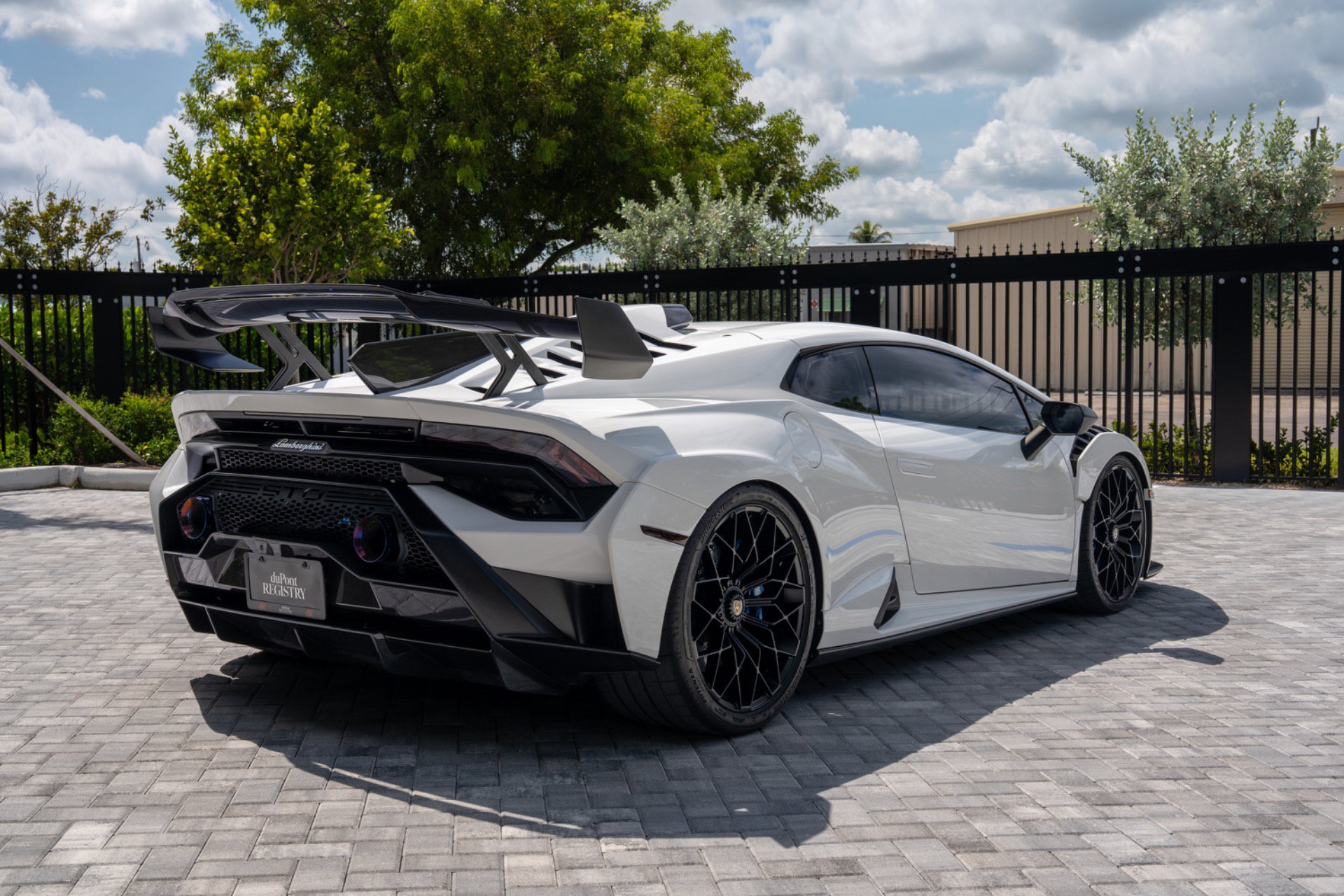 Used 2021 Lamborghini Huracan STO RWD image 4