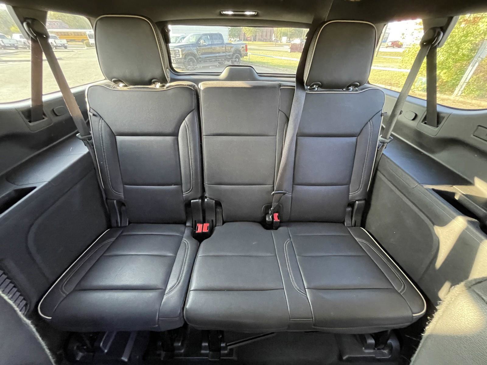 Used 2023 Chevrolet Suburban Premier image 40