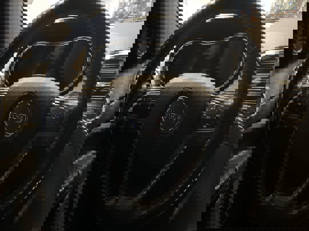 Used 2018 Jeep Grand Cherokee Altitude image 16