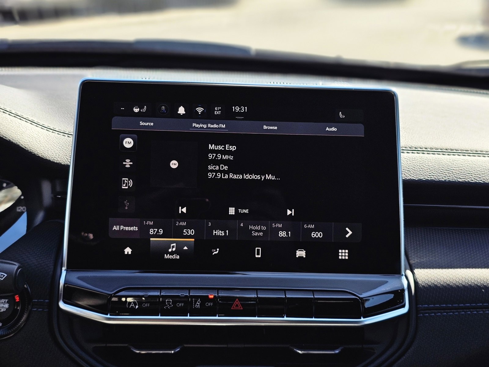 New 2026 Jeep Compass Latitude image 12