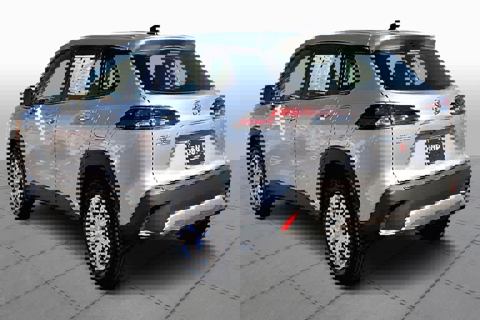 Used 2026 Toyota Corolla Cross L image 11