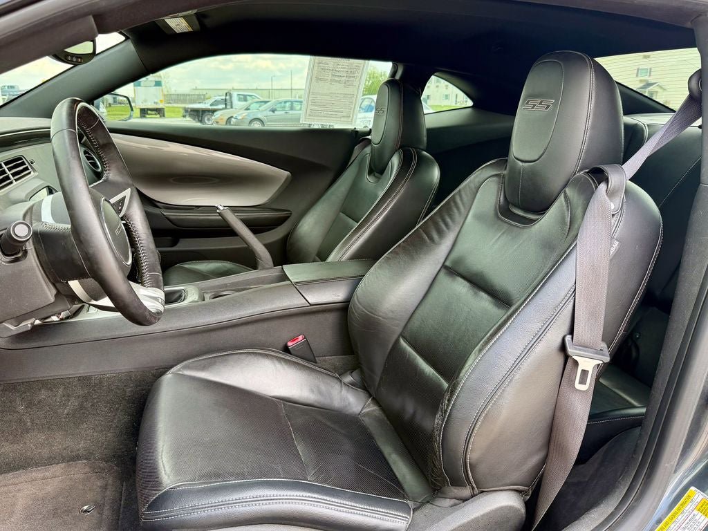 Used 2010 Chevrolet Camaro SS w/ RS Package RWD image 11