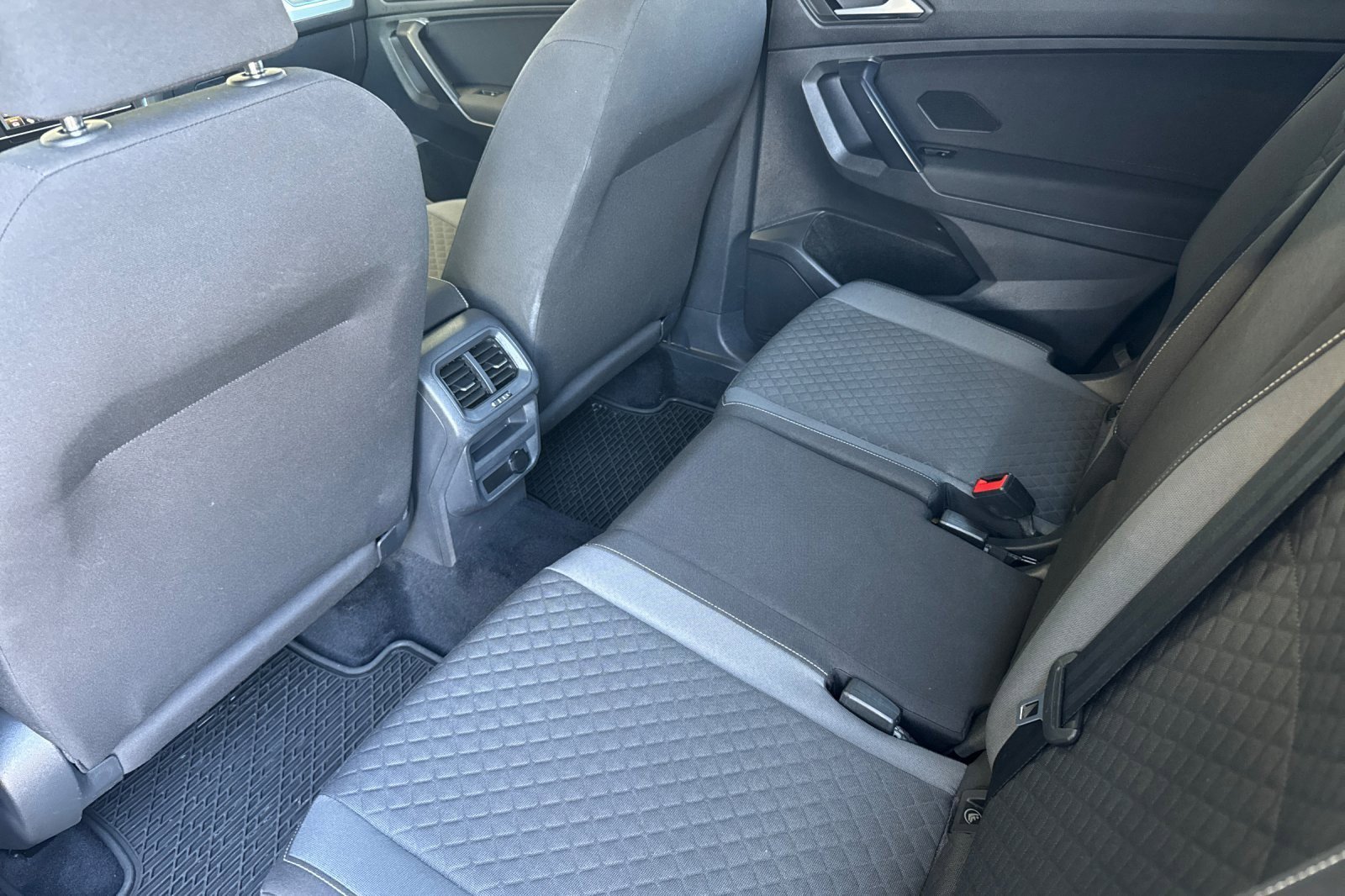 Used 2021 Volkswagen Tiguan S image 11