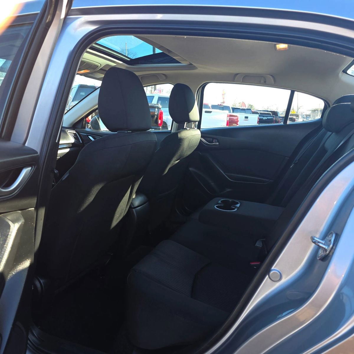 Used 2016 MAZDA MAZDA3 i Touring image 10