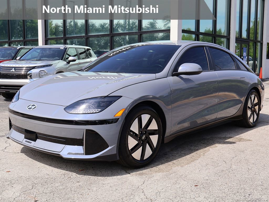 Used 2024 Hyundai Ioniq 6 SE RWD image 1