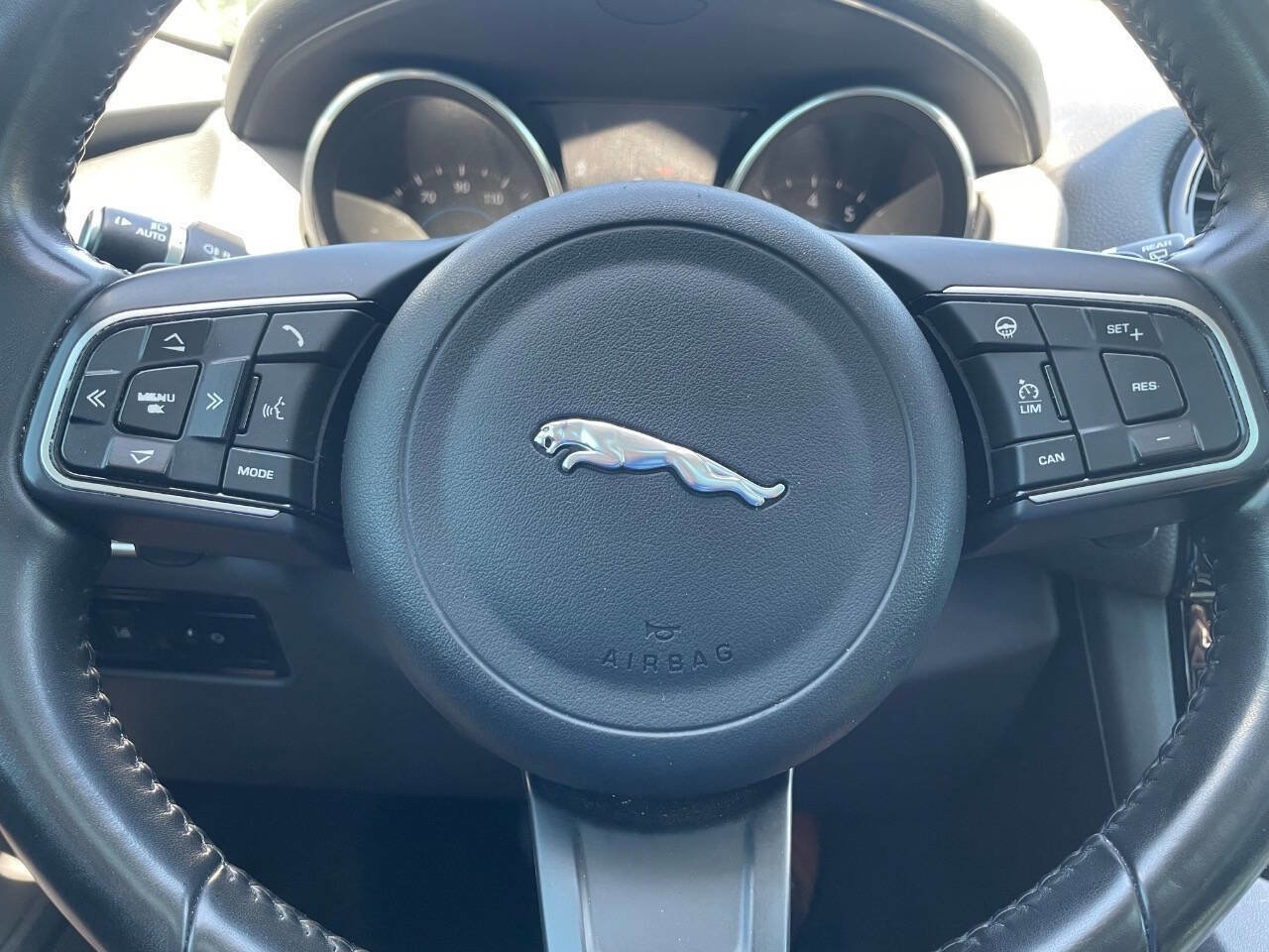 Used 2018 Jaguar F-PACE Premium AWD/4WD image 37