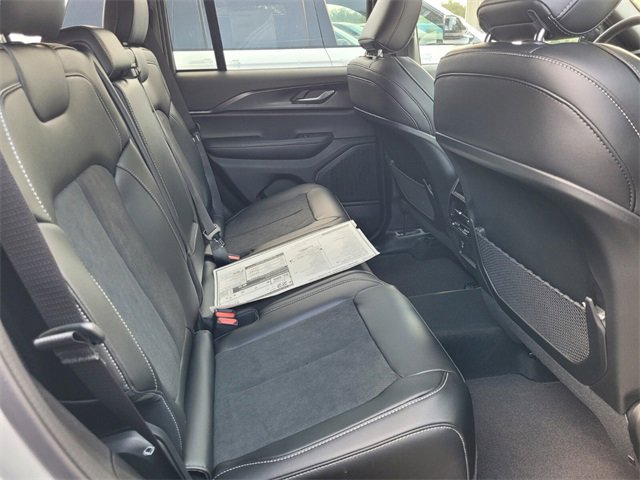 New 2025 Jeep Grand Cherokee Laredo image 14