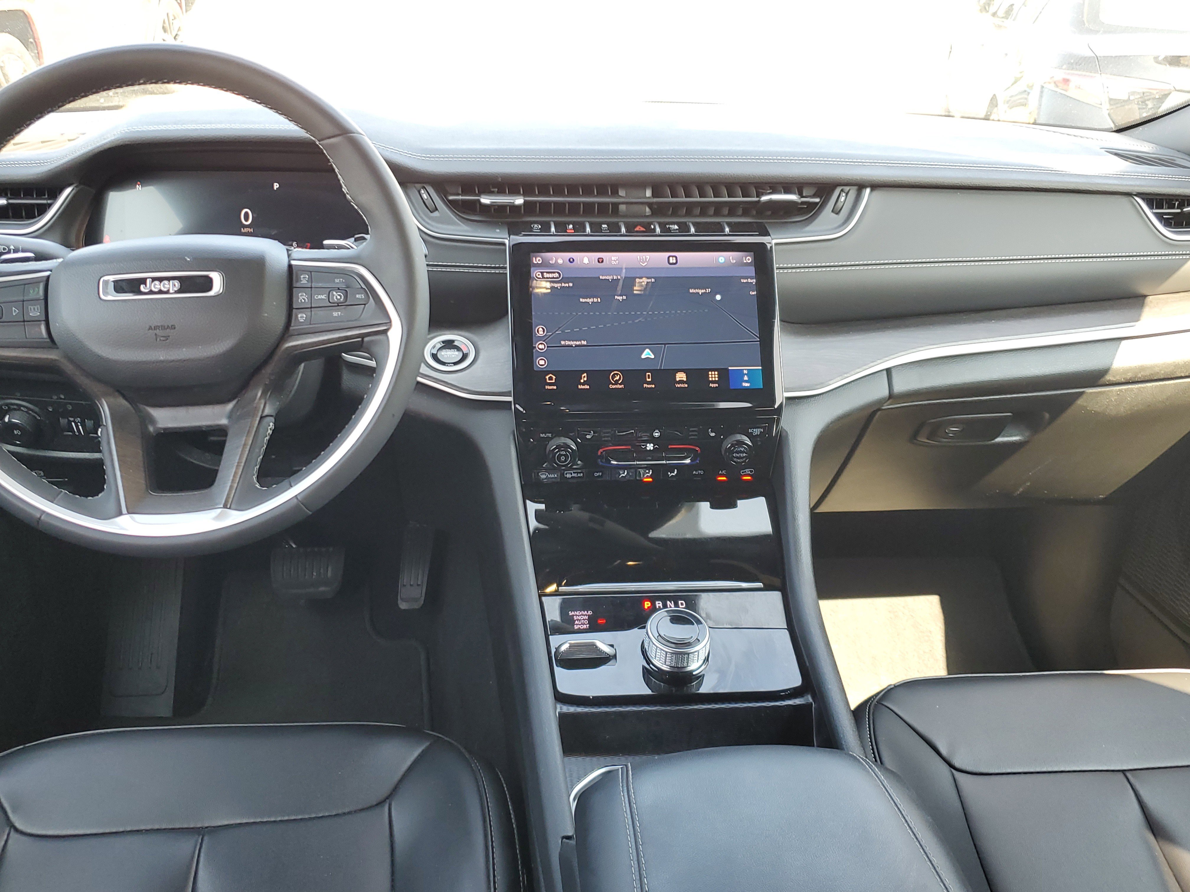 Used 2024 Jeep Grand Cherokee L Limited image 24