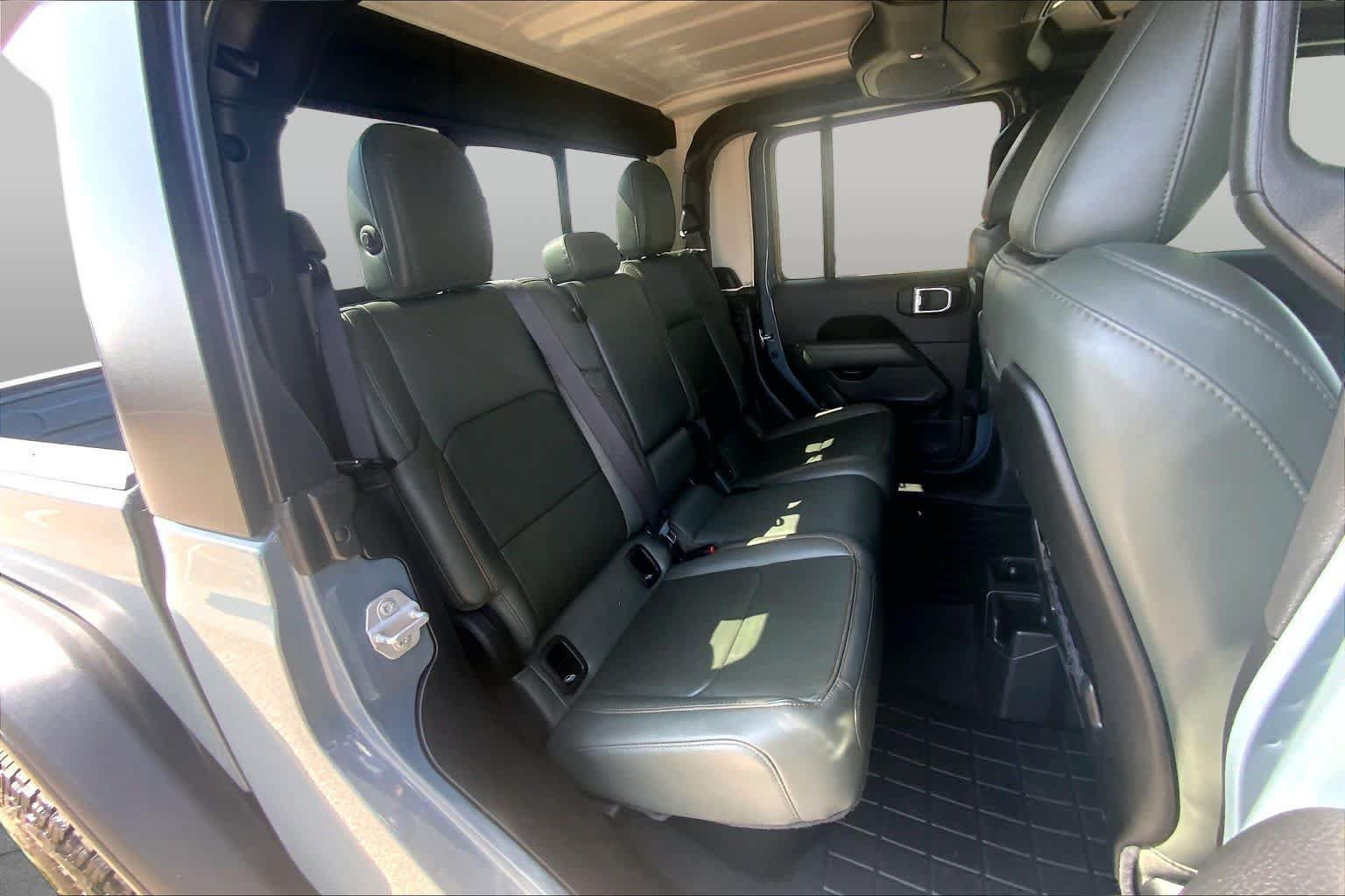 Used 2024 Jeep Gladiator Mojave w/ Safety Group AWD/4WD image 20