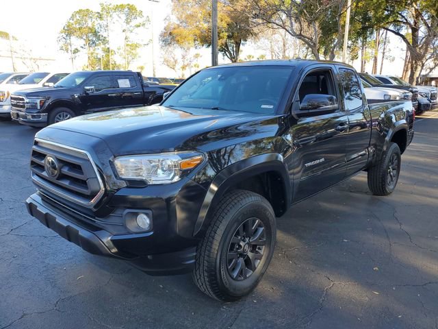 Used 2022 Toyota Tacoma SR5 w/ Technology Package image 2