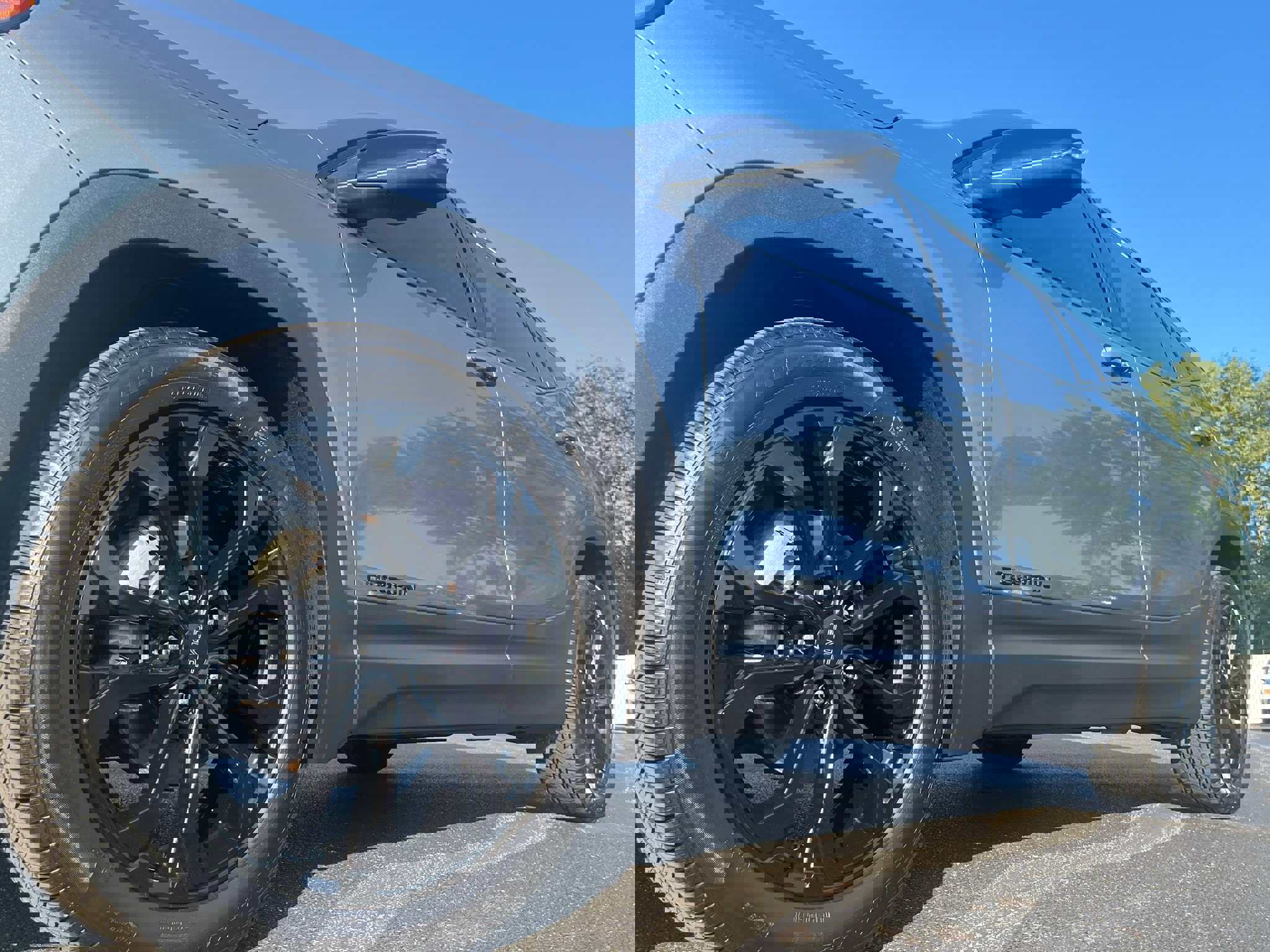 Used 2021 GMC Terrain SLE w/ Driver Convenience Package image 5