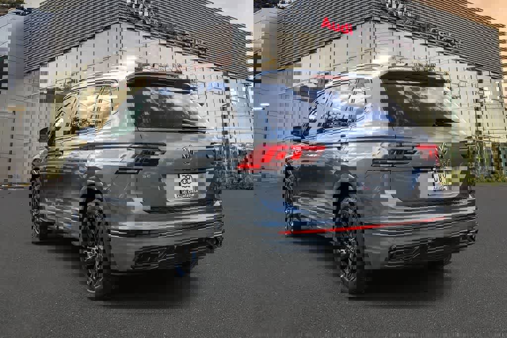 Used 2024 Volkswagen Tiguan SE R-Line image 2