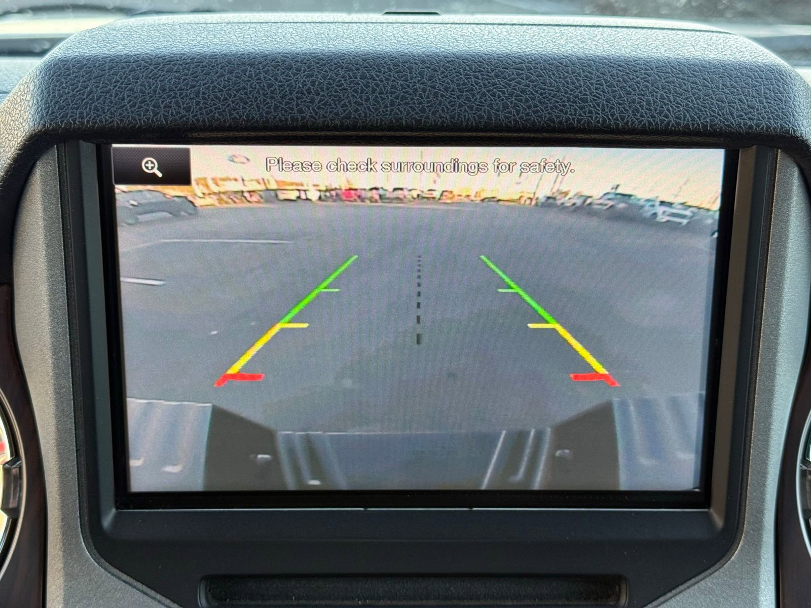 Used 2015 Ford F350 Lariat w/ Lariat Chrome Package image 32